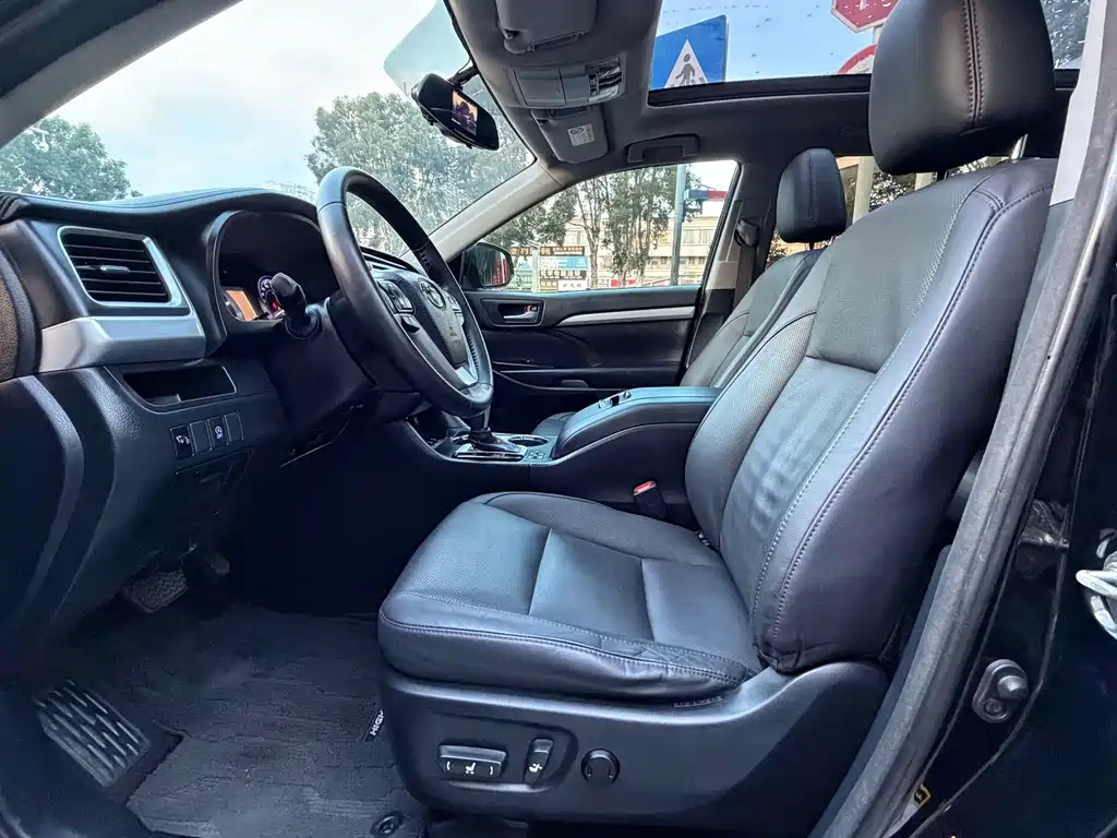 Toyota Highlander — миниатюра 9