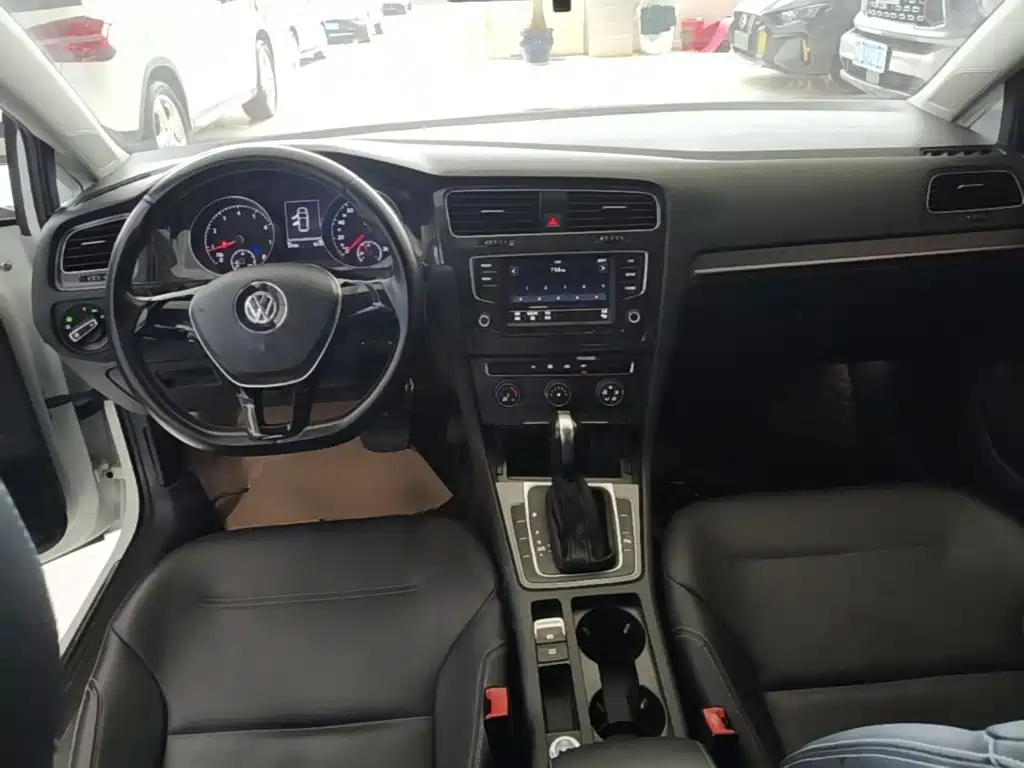 Volkswagen Golf — миниатюра 10