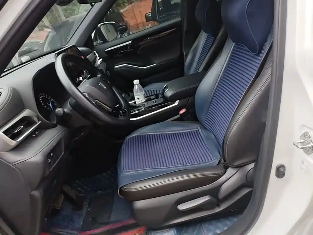 Toyota Crown Kluger — миниатюра 15