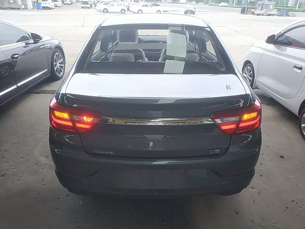 Geely Vision 1.5 л 2021 г. Серебристо-серый, пробег 1400 км