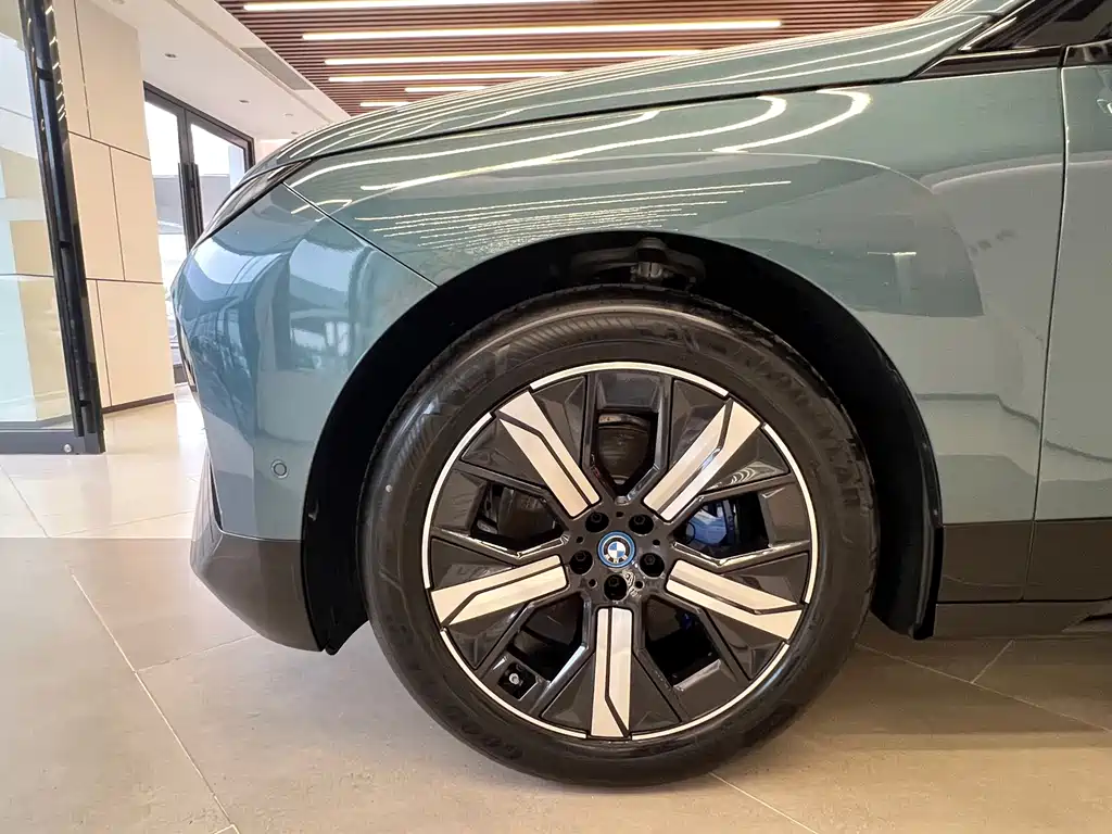 BMW iX — миниатюра 4