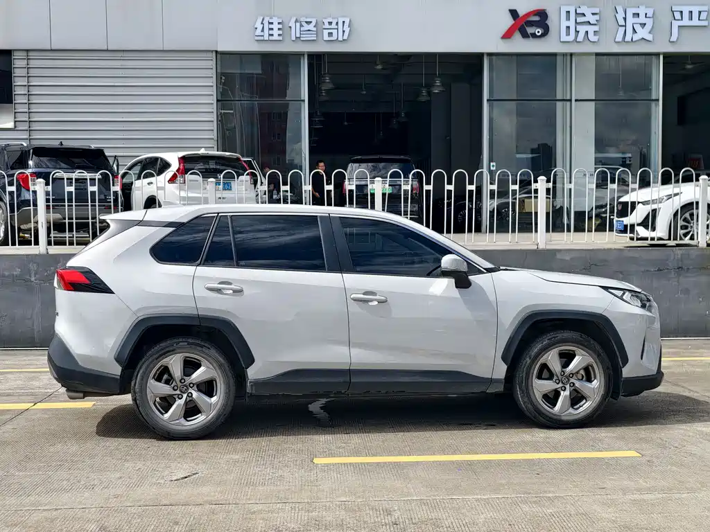 Toyota RAV4 2022 2.0L CVT