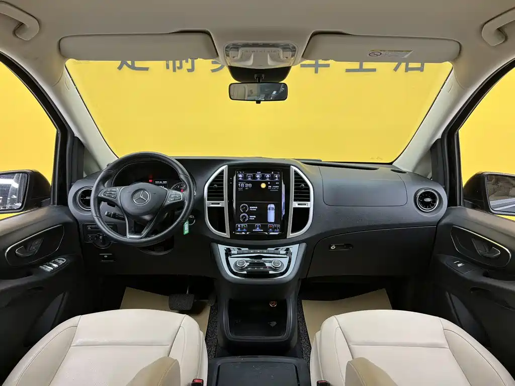 Mercedes-Benz Vito — миниатюра 13
