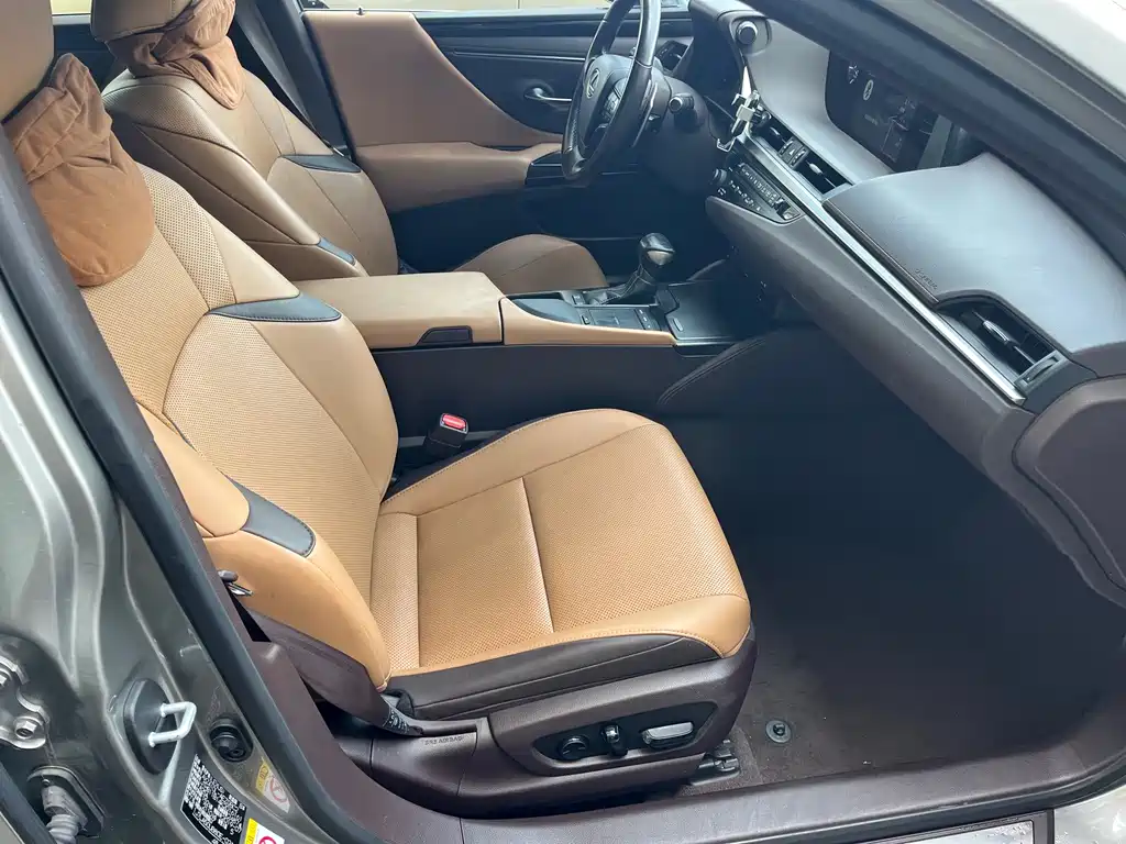 Lexus ES — миниатюра 12