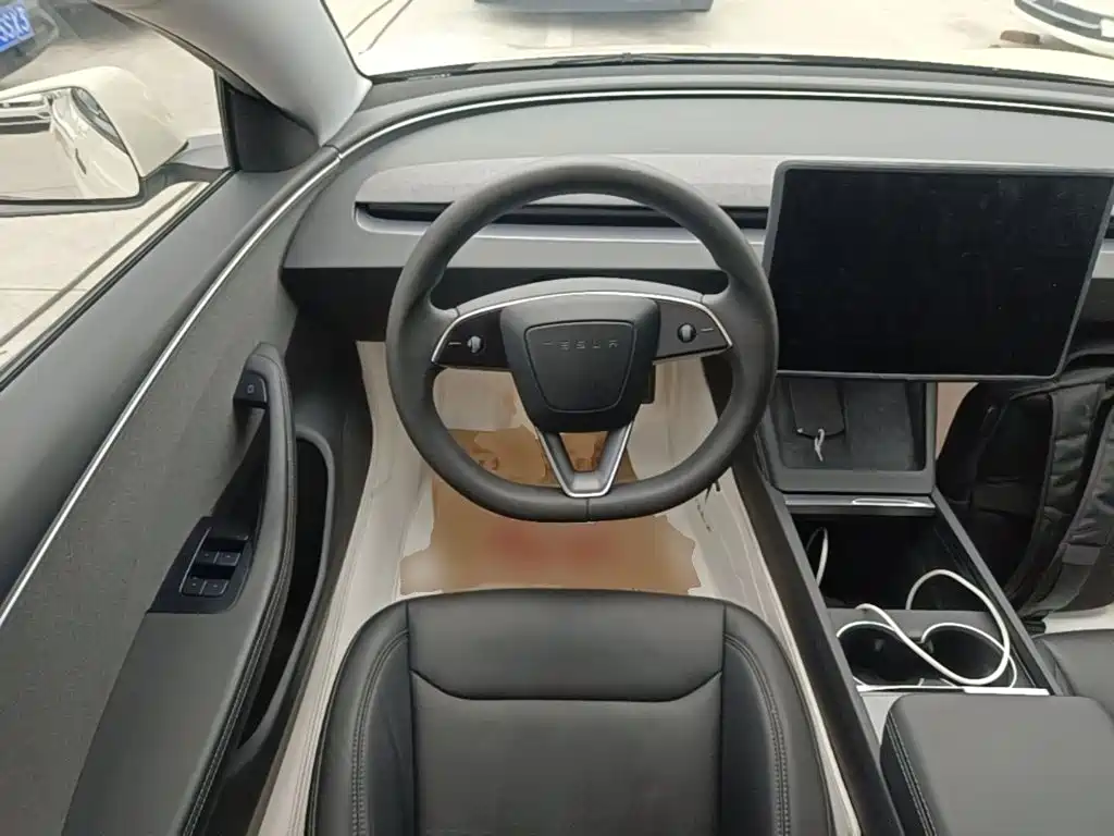 Tesla Model 3 — миниатюра 11