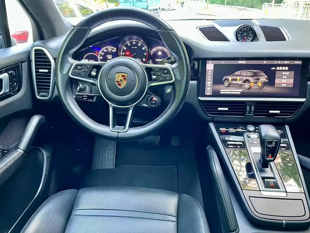 PORSCHE CAYENNE