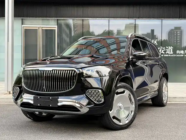 Mercedes-Benz GLS — фото 1