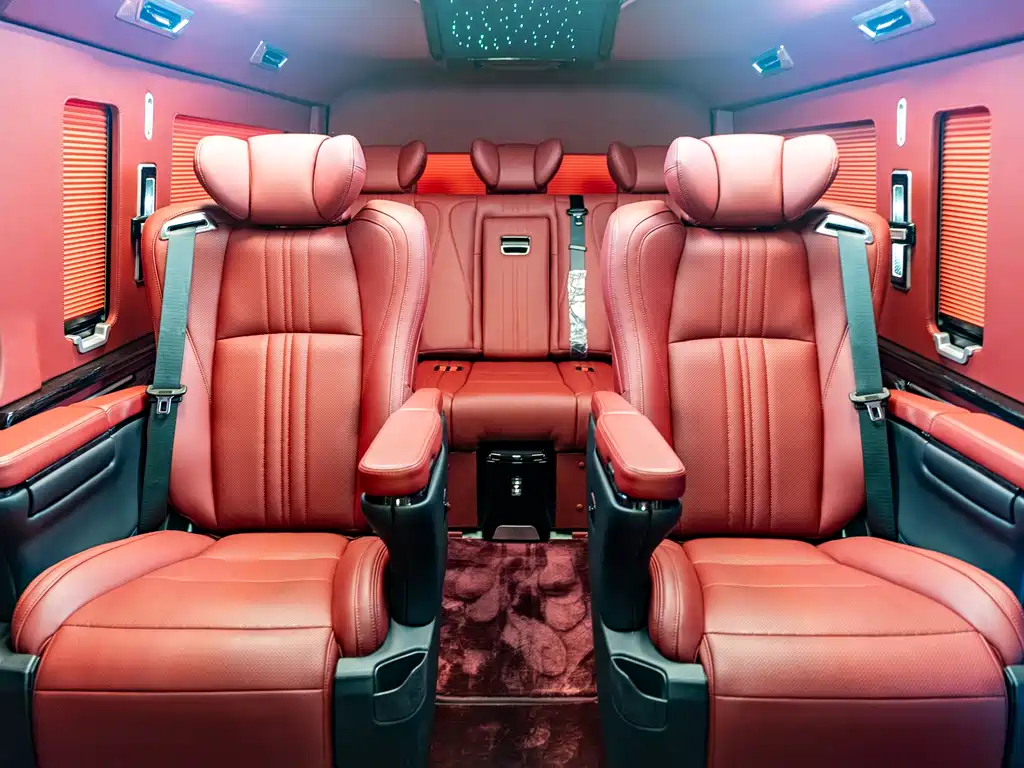 Toyota HiAce 2025 3.5L AT