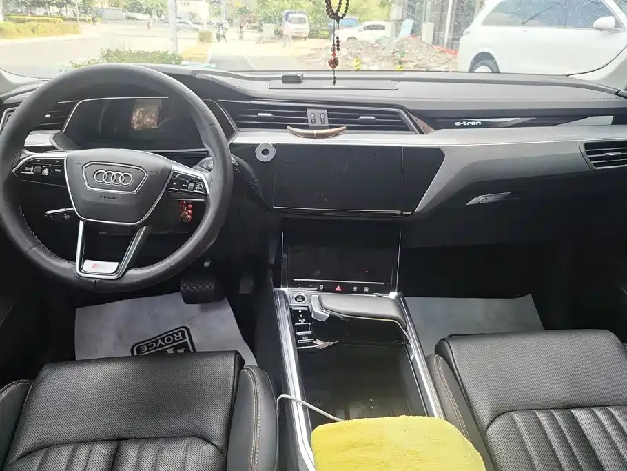 Audi e-tron — миниатюра 12