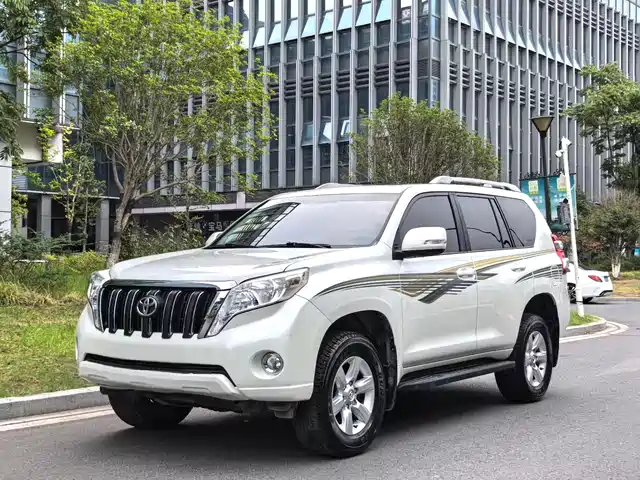 TOYOTA PRADO