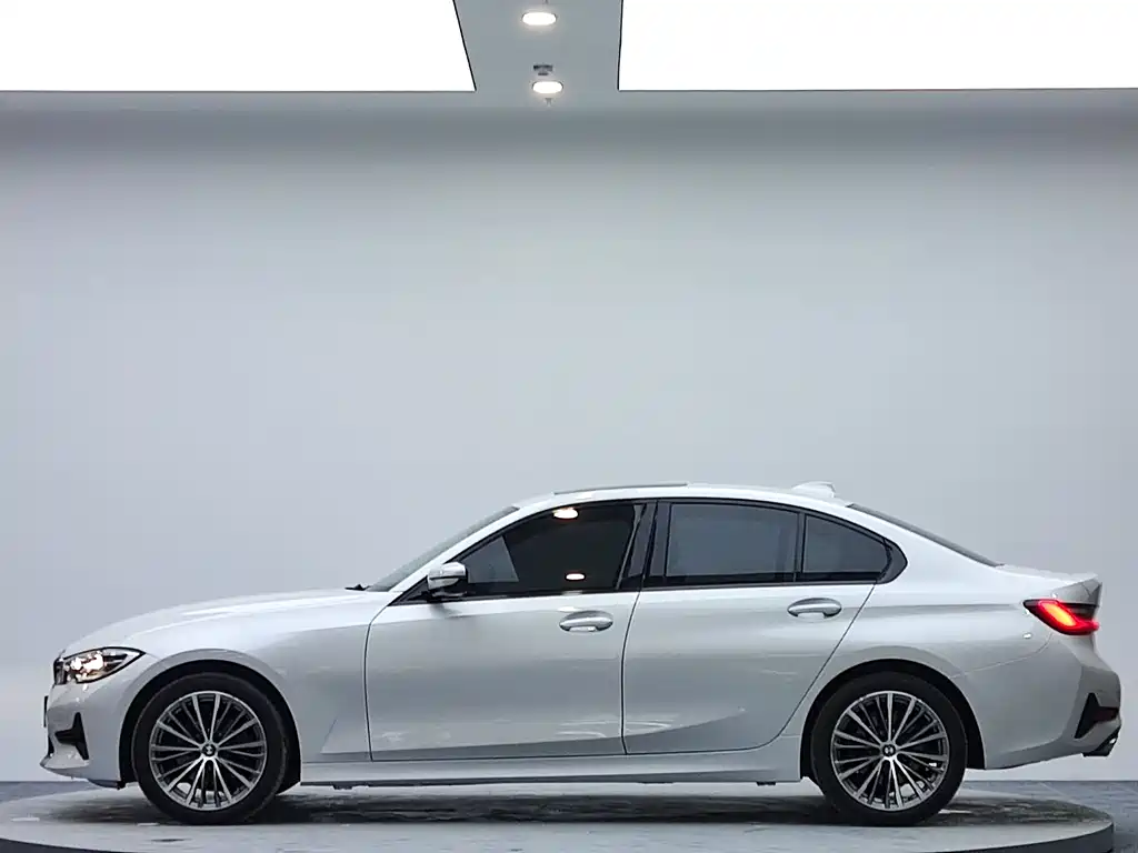 BMW 3 Series 3 2022 320i Sport
