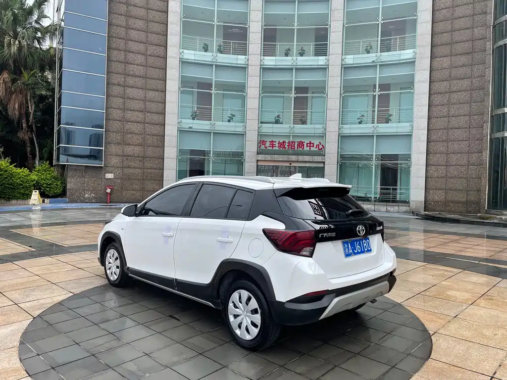Toyota Yaris L — миниатюра 5