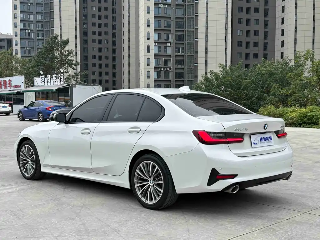 BMW 3 Series — миниатюра 4