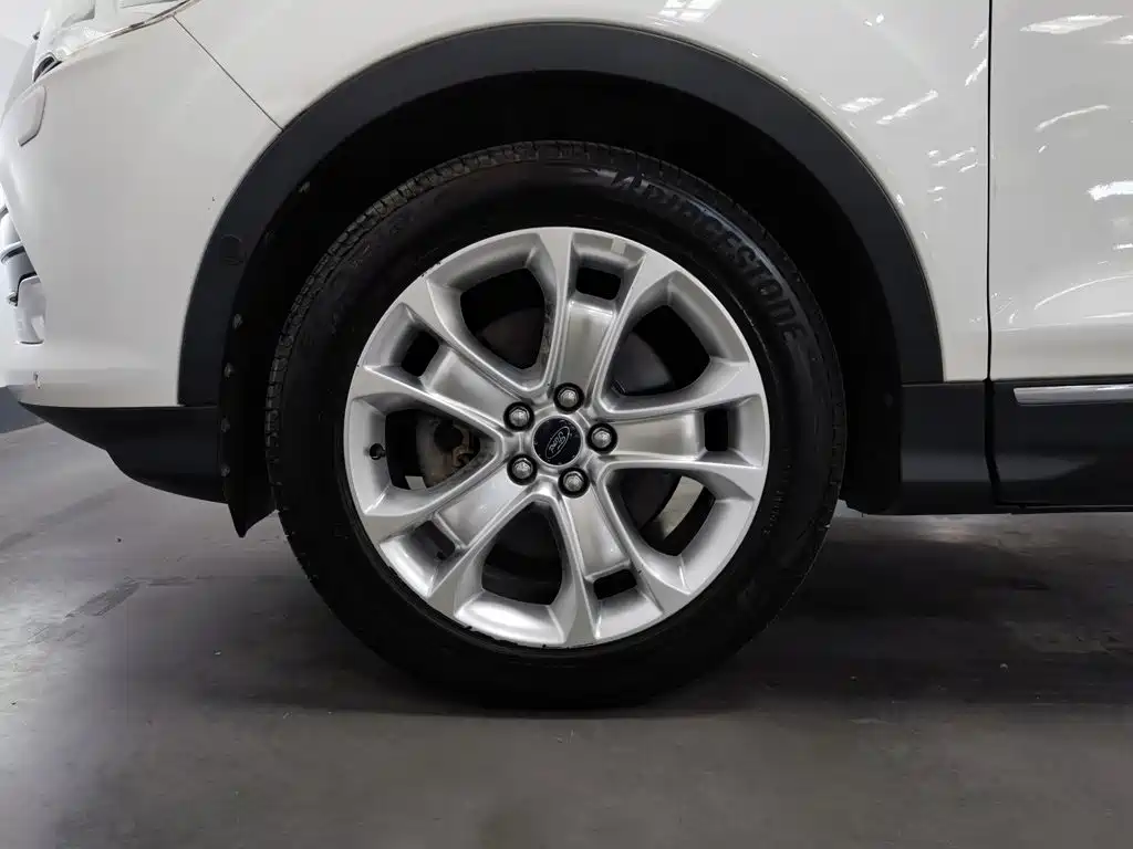 Ford Kuga — миниатюра 17