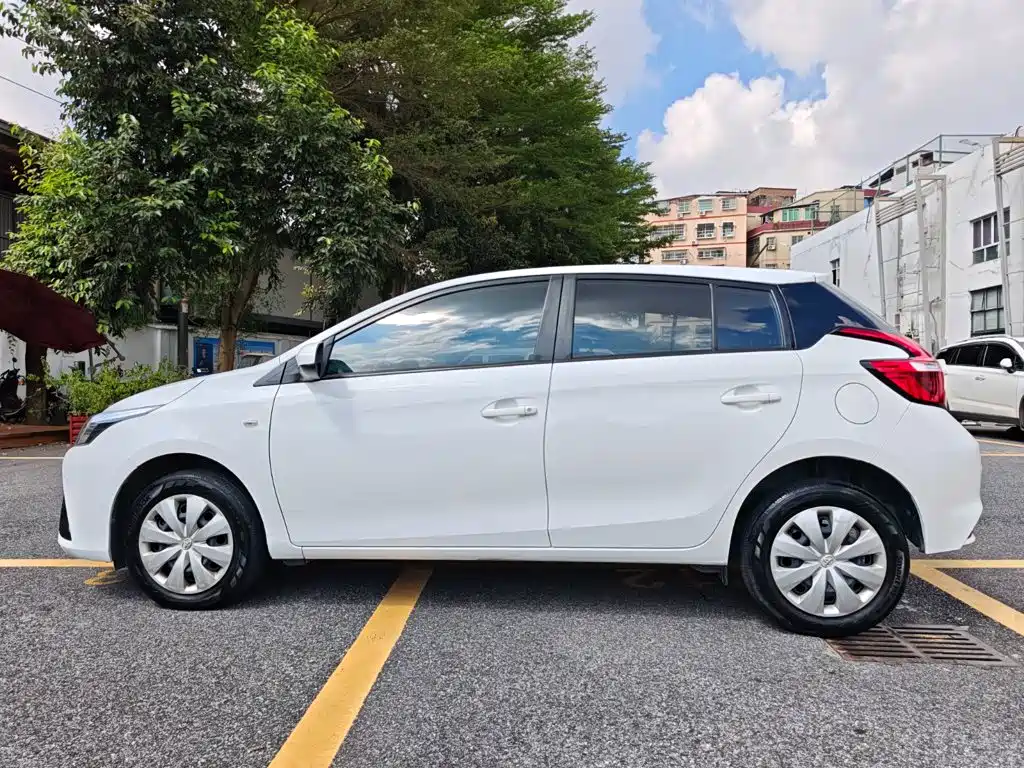 Toyota Yaris L — миниатюра 8