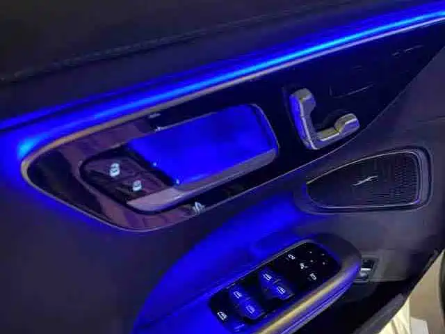 Mercedes-Benz C-Class — миниатюра 6