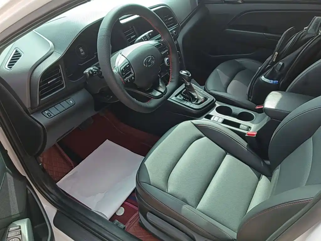 Hyundai Elantra — миниатюра 15