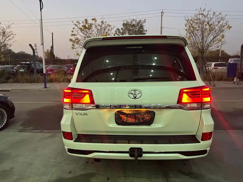 Toyota Land Cruiser 2017 4.0L AT