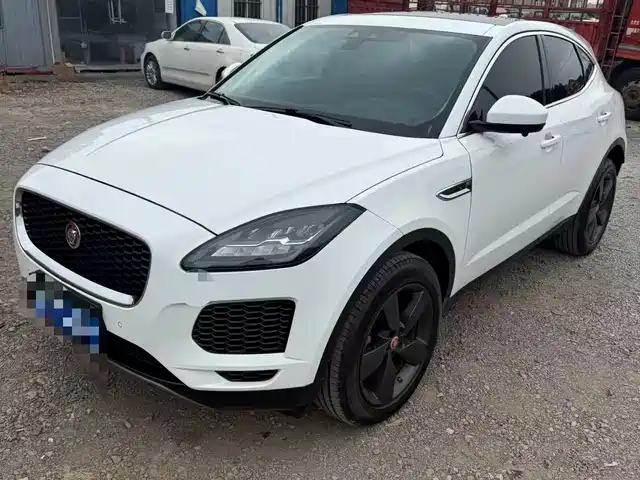JAGUAR E PACE