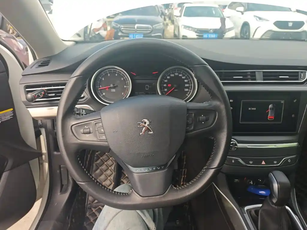 Peugeot 408 — миниатюра 11
