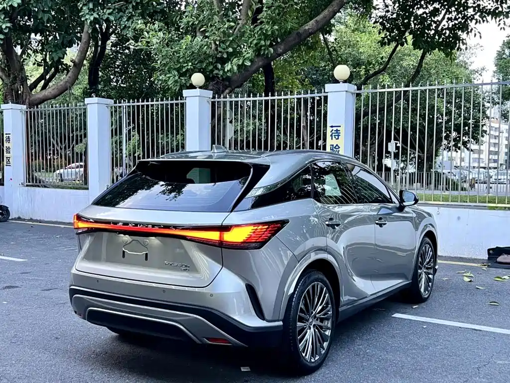 Lexus RX — миниатюра 7