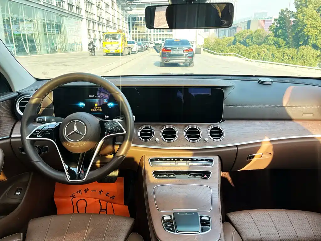 MERCEDES-BENZ E CLASS