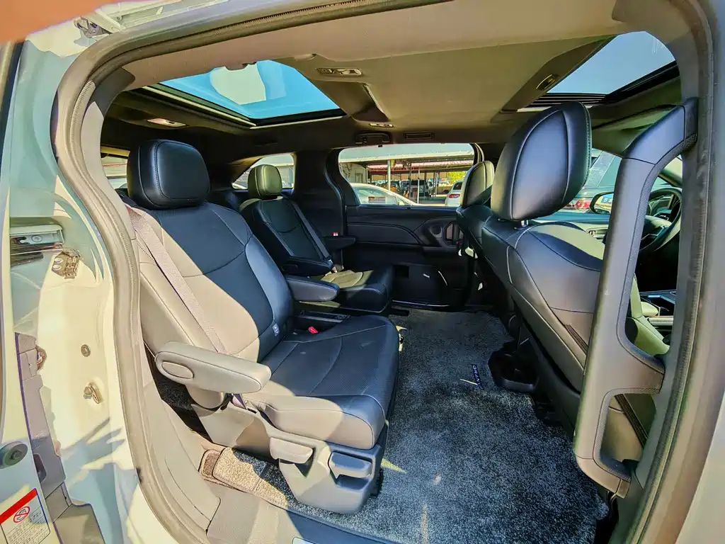 Toyota Granvia 2024 2.5L Luxury PLUS