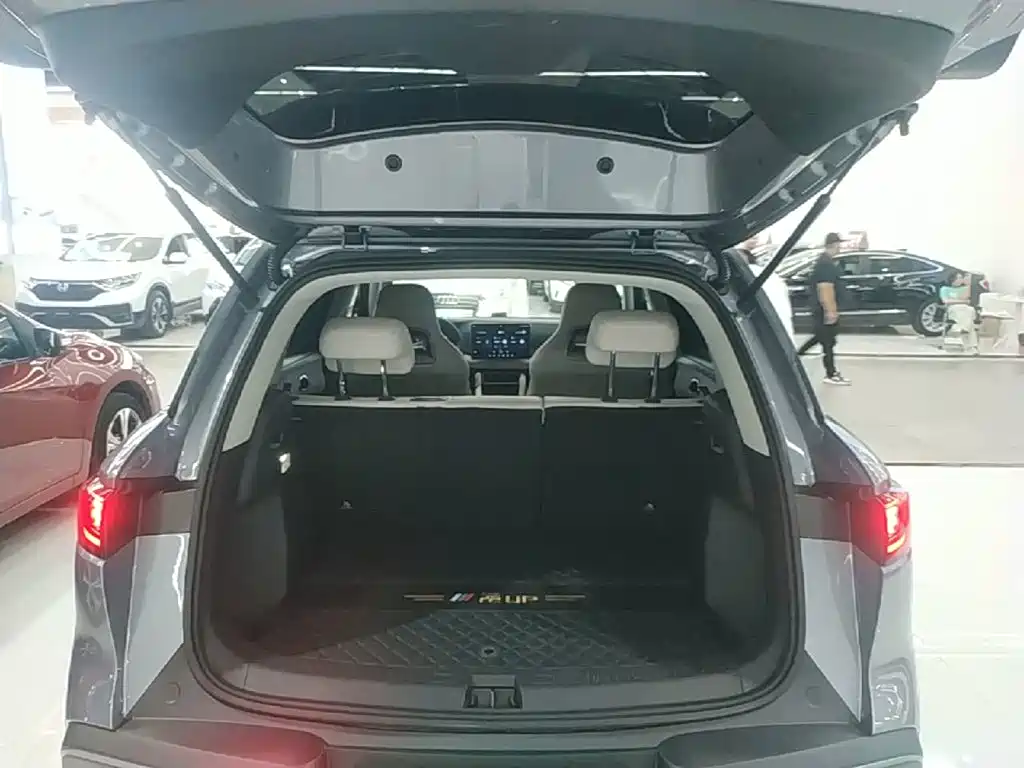 BYD Yuan UP — миниатюра 19