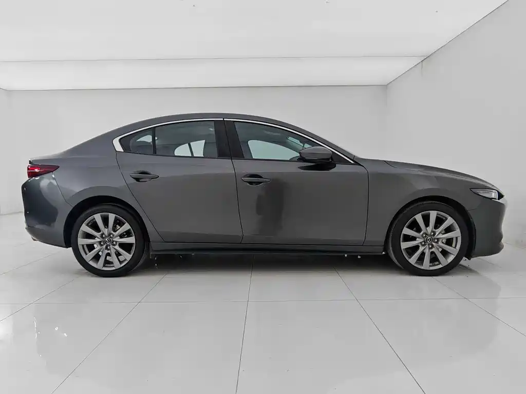 Mazda Mazda3 3 2022 2.0L AT