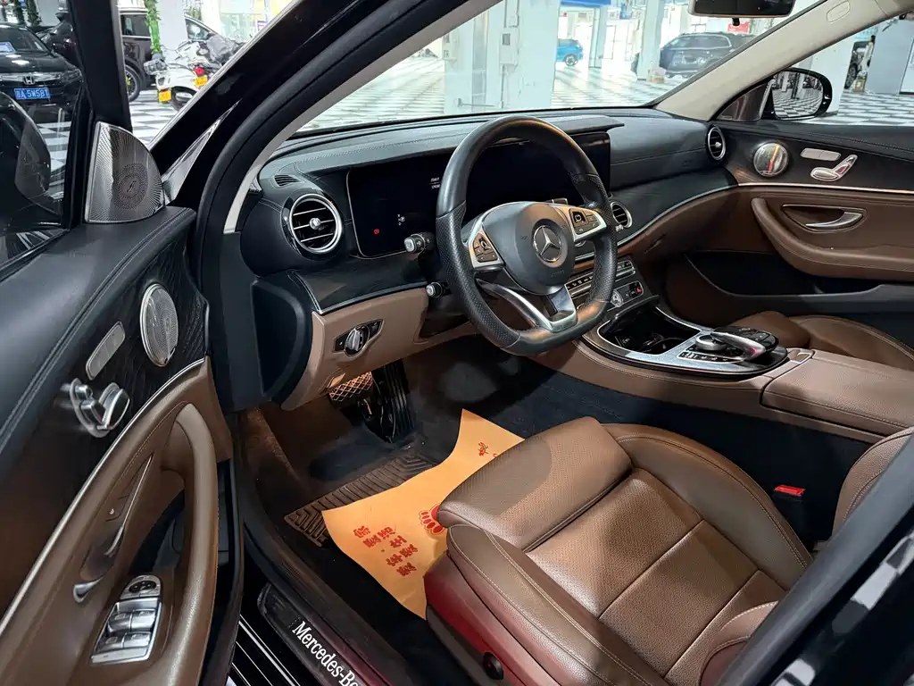 Mercedes-Benz E-Class — миниатюра 4