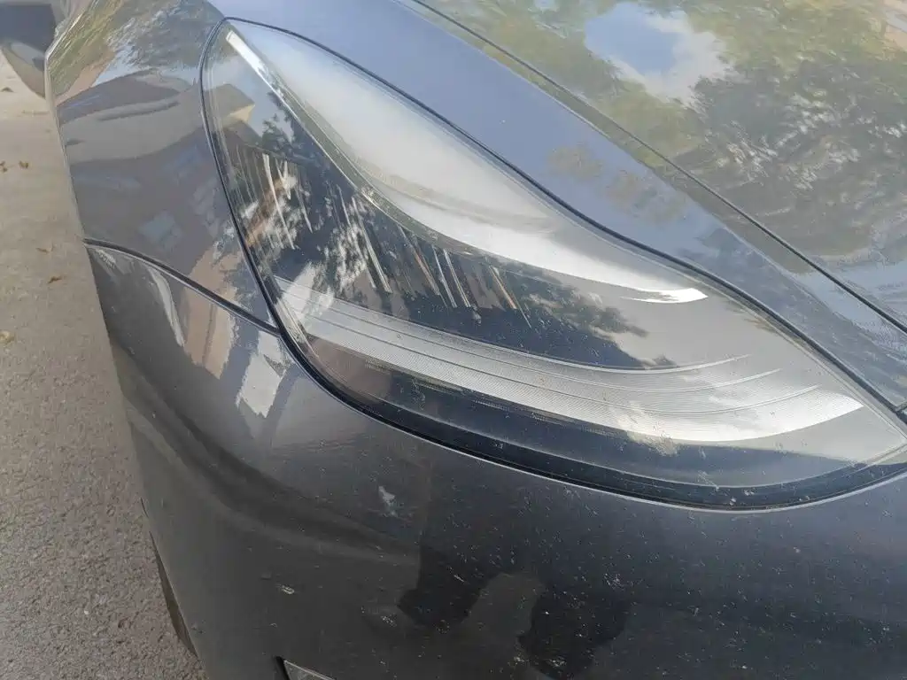 Tesla Model 3 — миниатюра 7