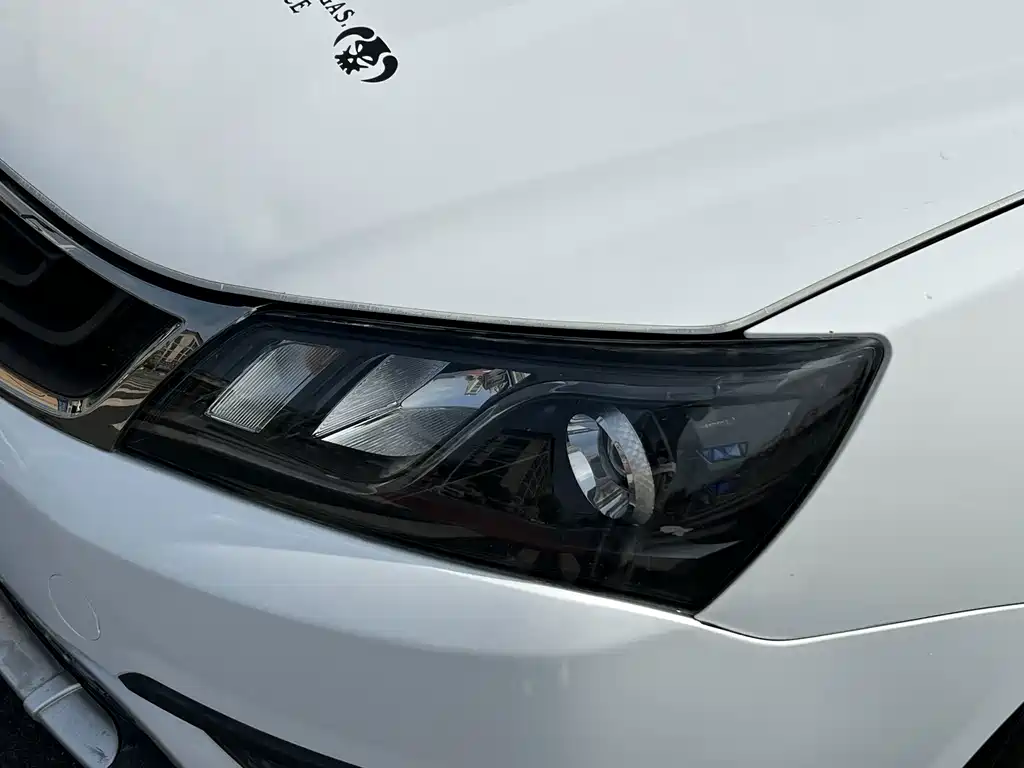 Geely Emgrand — миниатюра 15