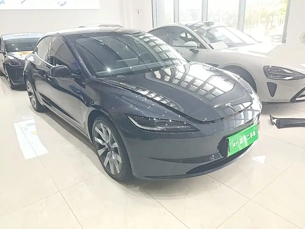 Tesla Model 3 — миниатюра 4