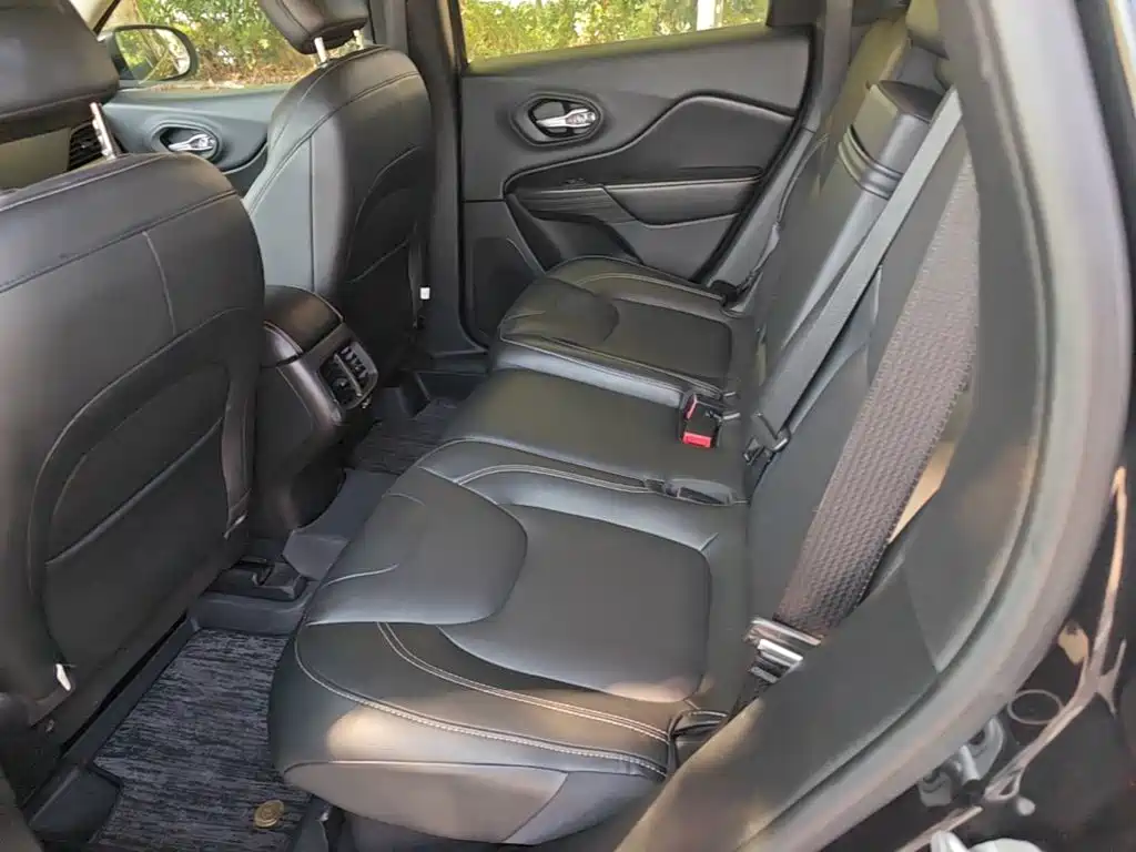 Jeep Cherokee — миниатюра 17