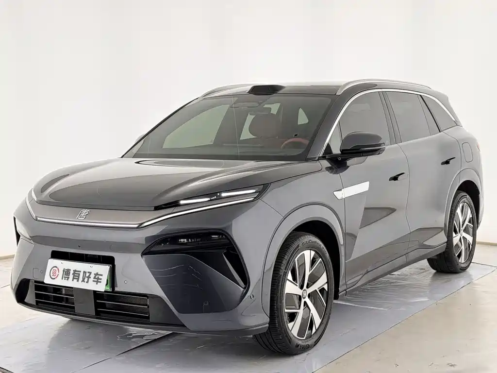 2025 BYD Tang - zdjęcie 1 z 17