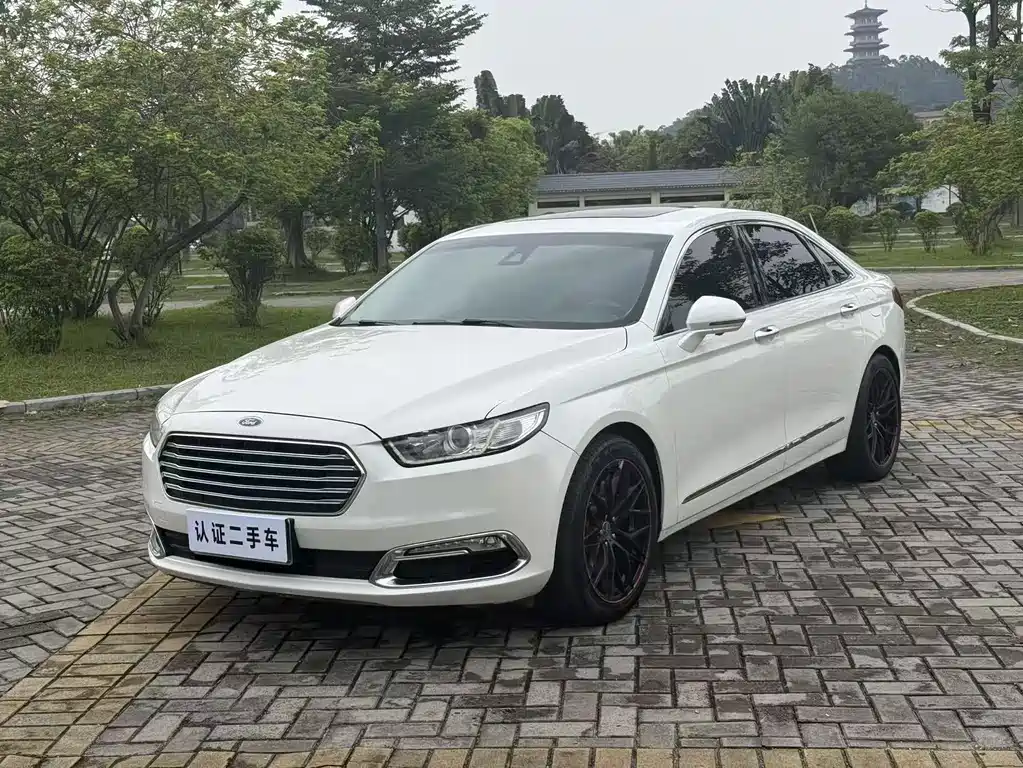 Ford Taurus 2017