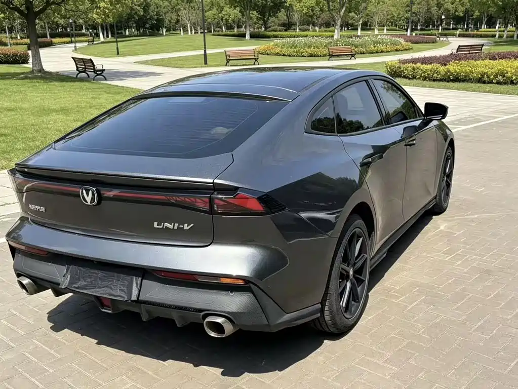 Changan UNI-V 2022 1.5T