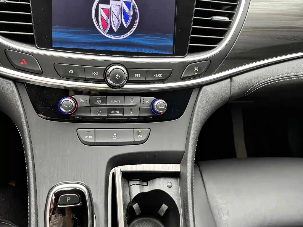 Buick LaCrosse — миниатюра 4
