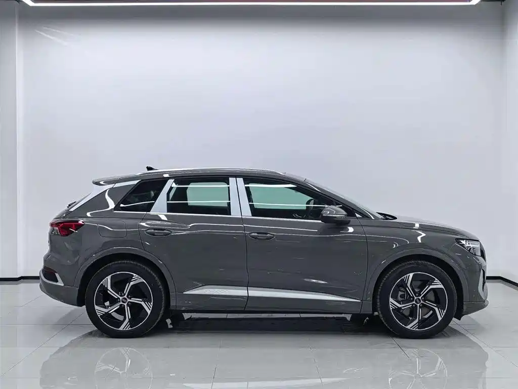 Audi Q4 e-tron — миниатюра 3