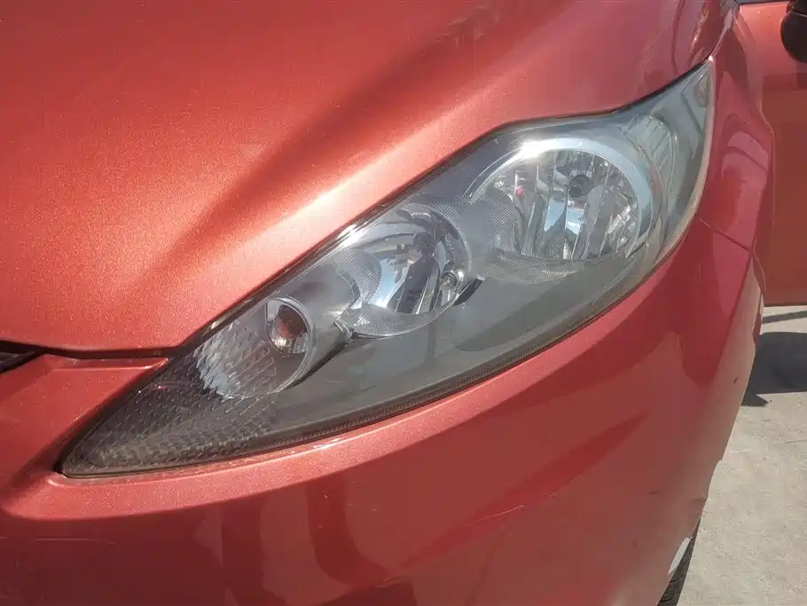 Ford Fiesta 2011 1.5L AT Fashion