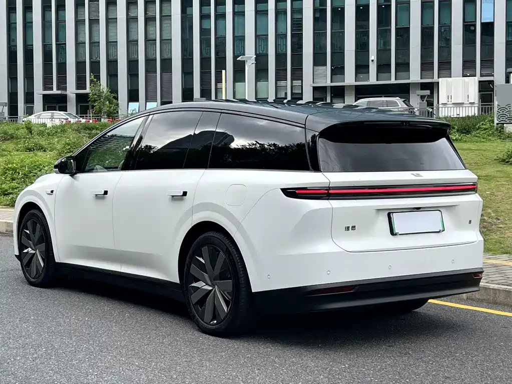 Li Auto i8 2025 Standard