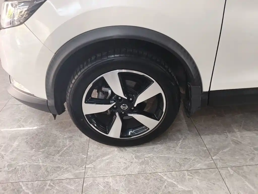 Nissan Qashqai — миниатюра 23