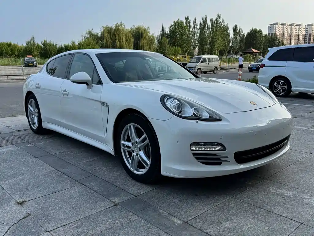Porsche Panamera — миниатюра 2