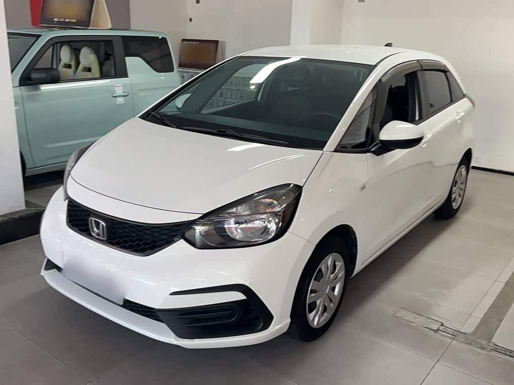 Honda Fit 1.5 л 2021 г. Белый, пробег 48099 км
