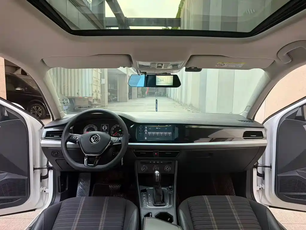 Volkswagen Lavida — миниатюра 4