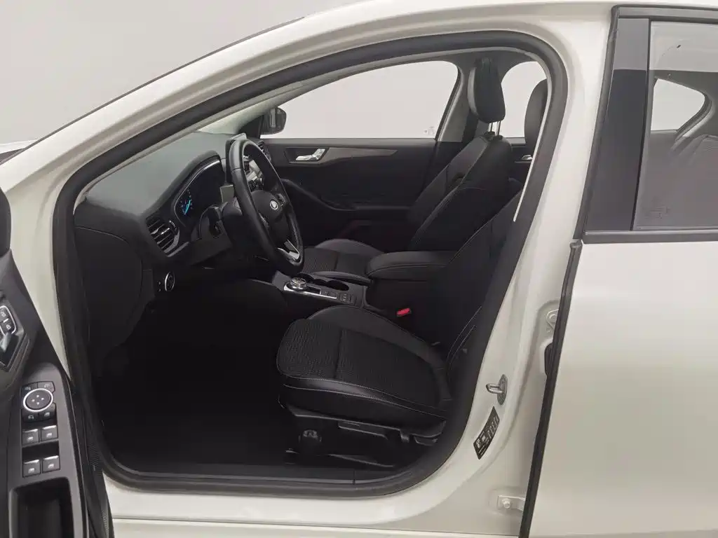 Ford Focus — миниатюра 10
