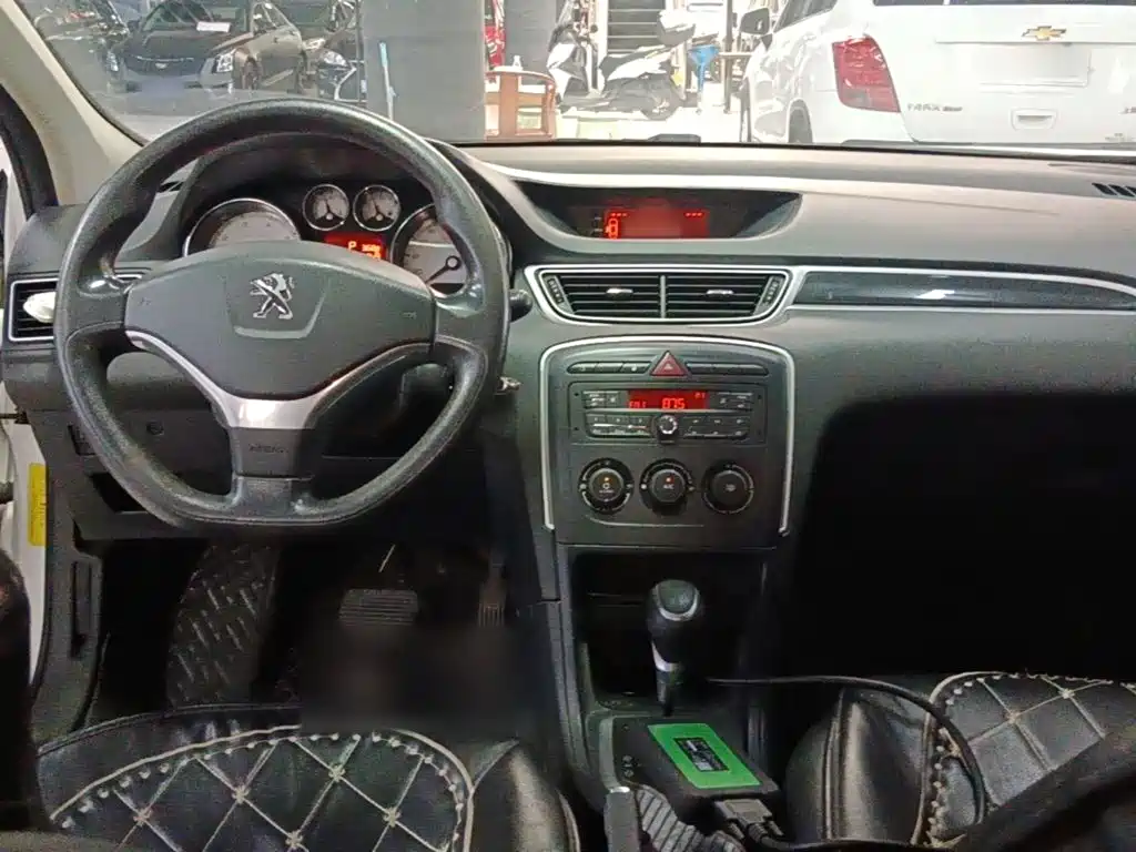 Peugeot 308 — миниатюра 10