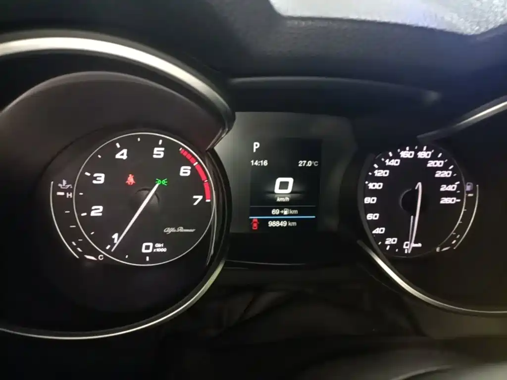 Alfa Romeo Stelvio — миниатюра 12