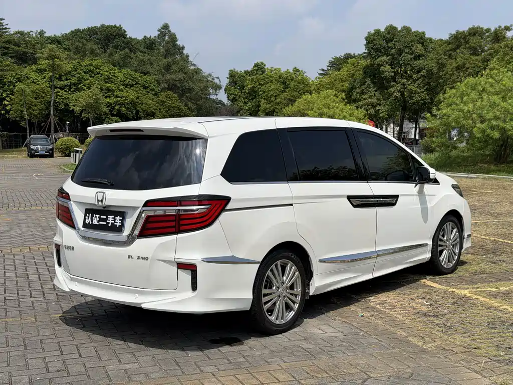Honda Elysion — миниатюра 13