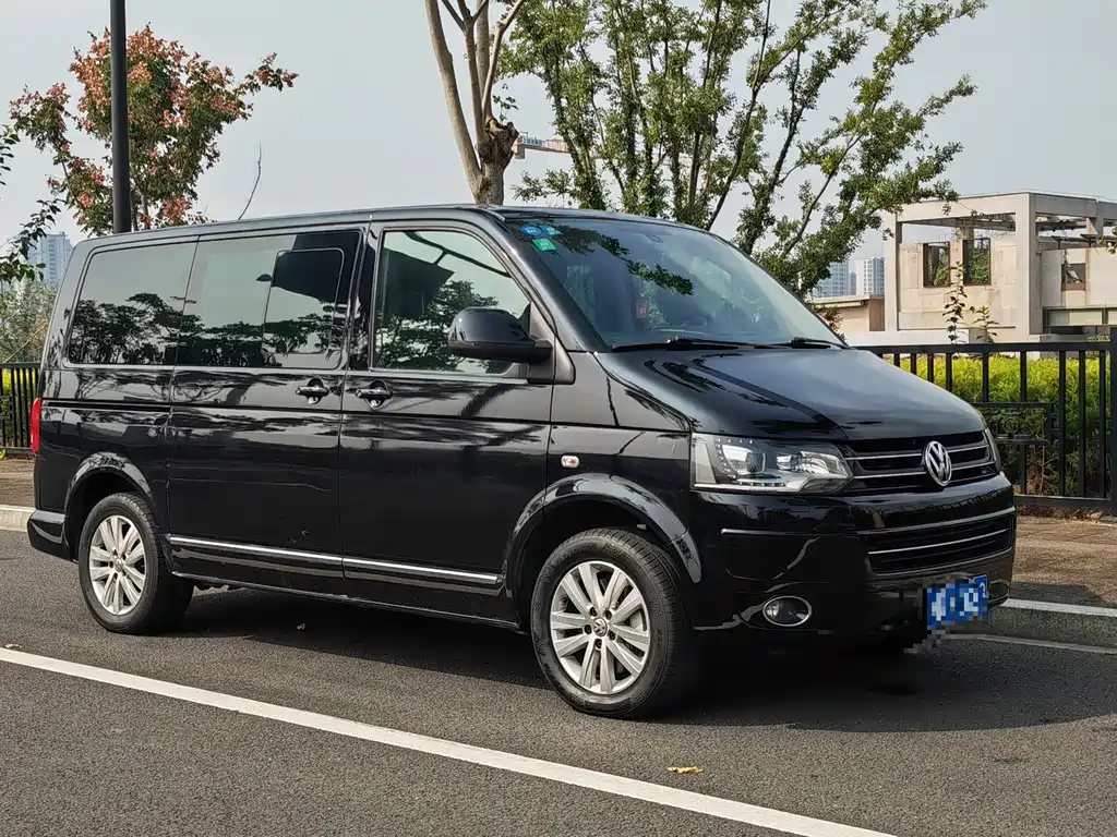 Volkswagen Multivan — миниатюра 3